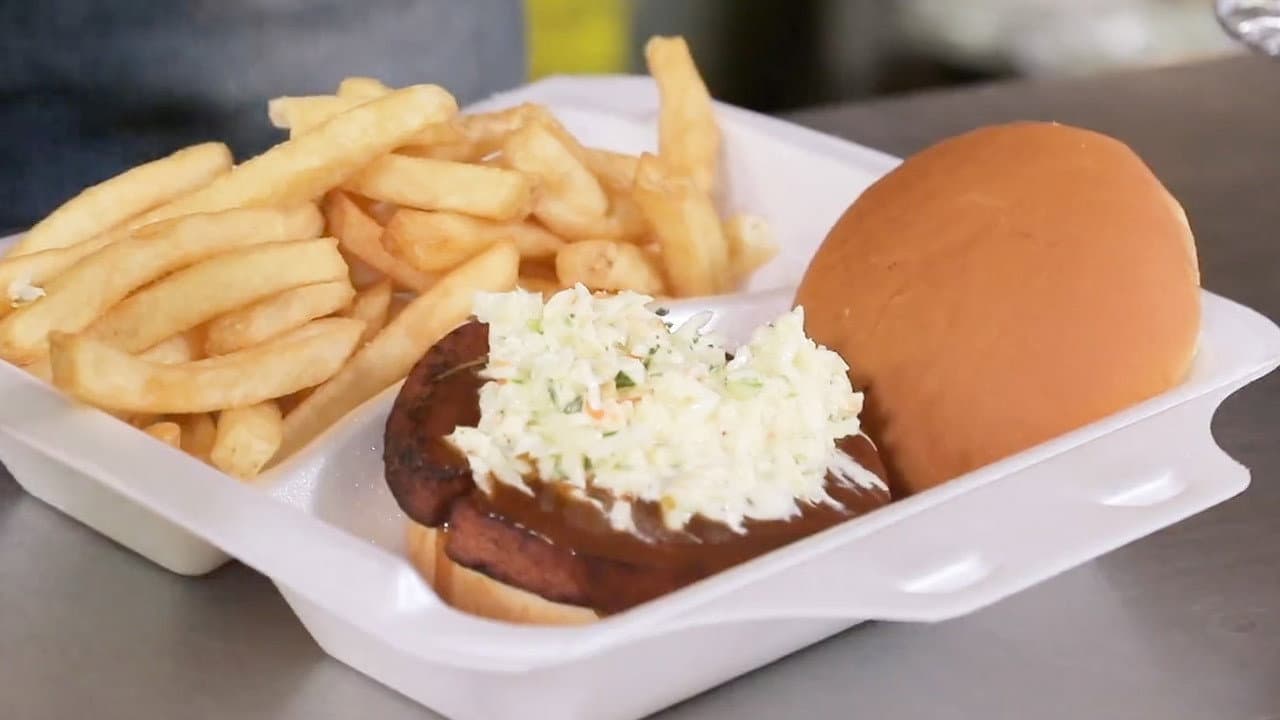 Still from Triple D Nation: Food Fired Up