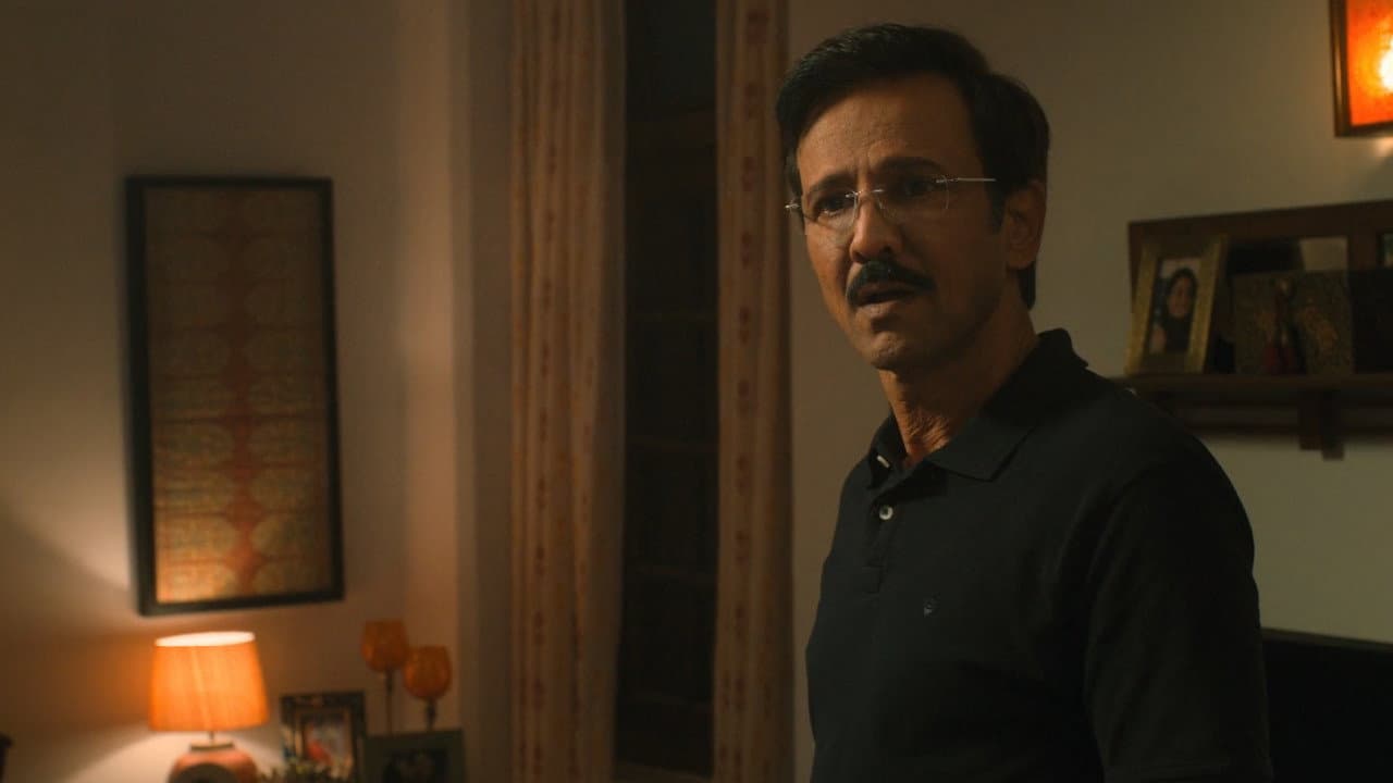 Still from Hum Kisi Se Kam Nahin