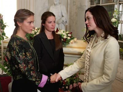 Still from Charmed Again (1)