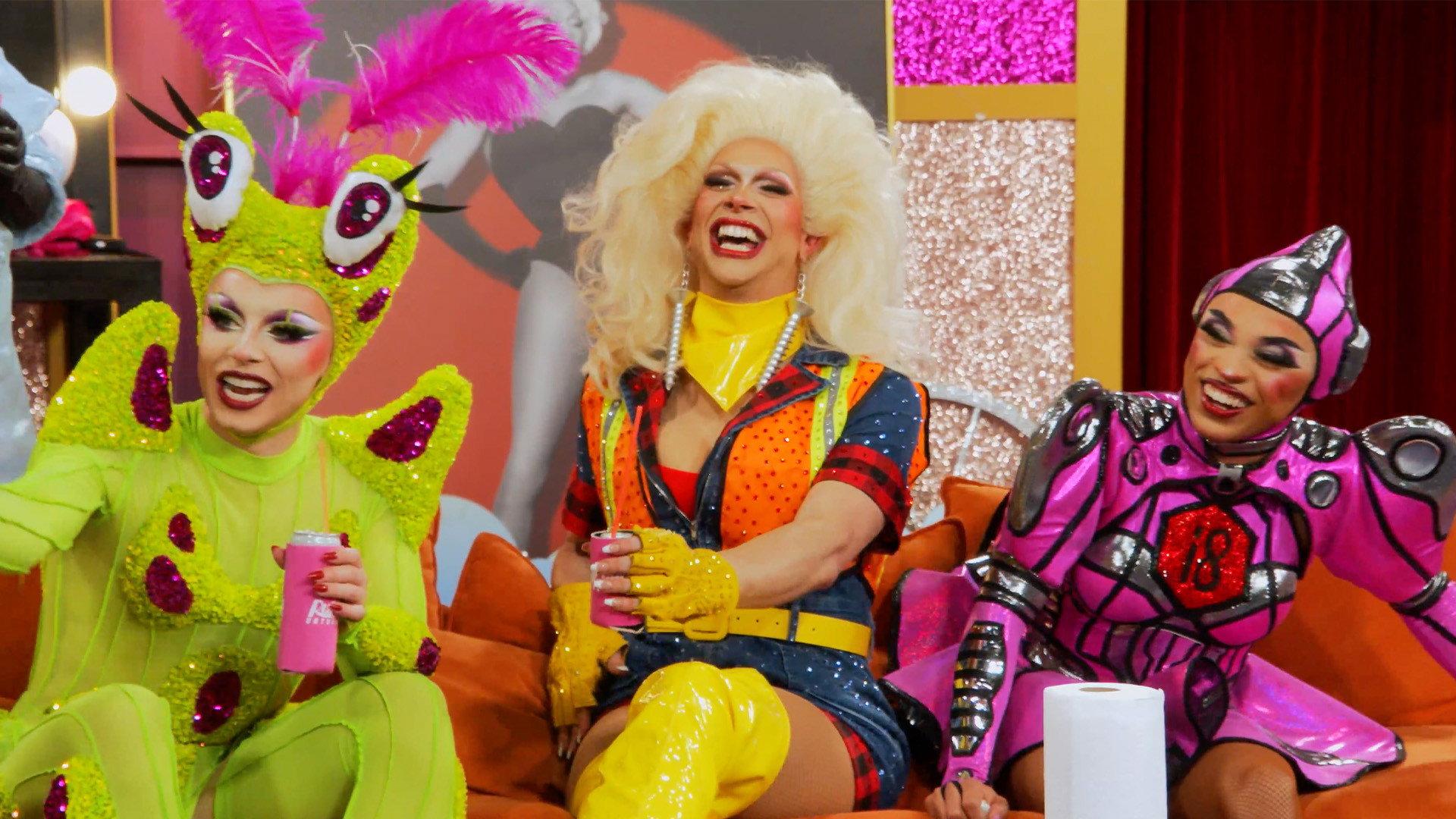 Still from The Rate-A-Queen Talent Show, Part 1