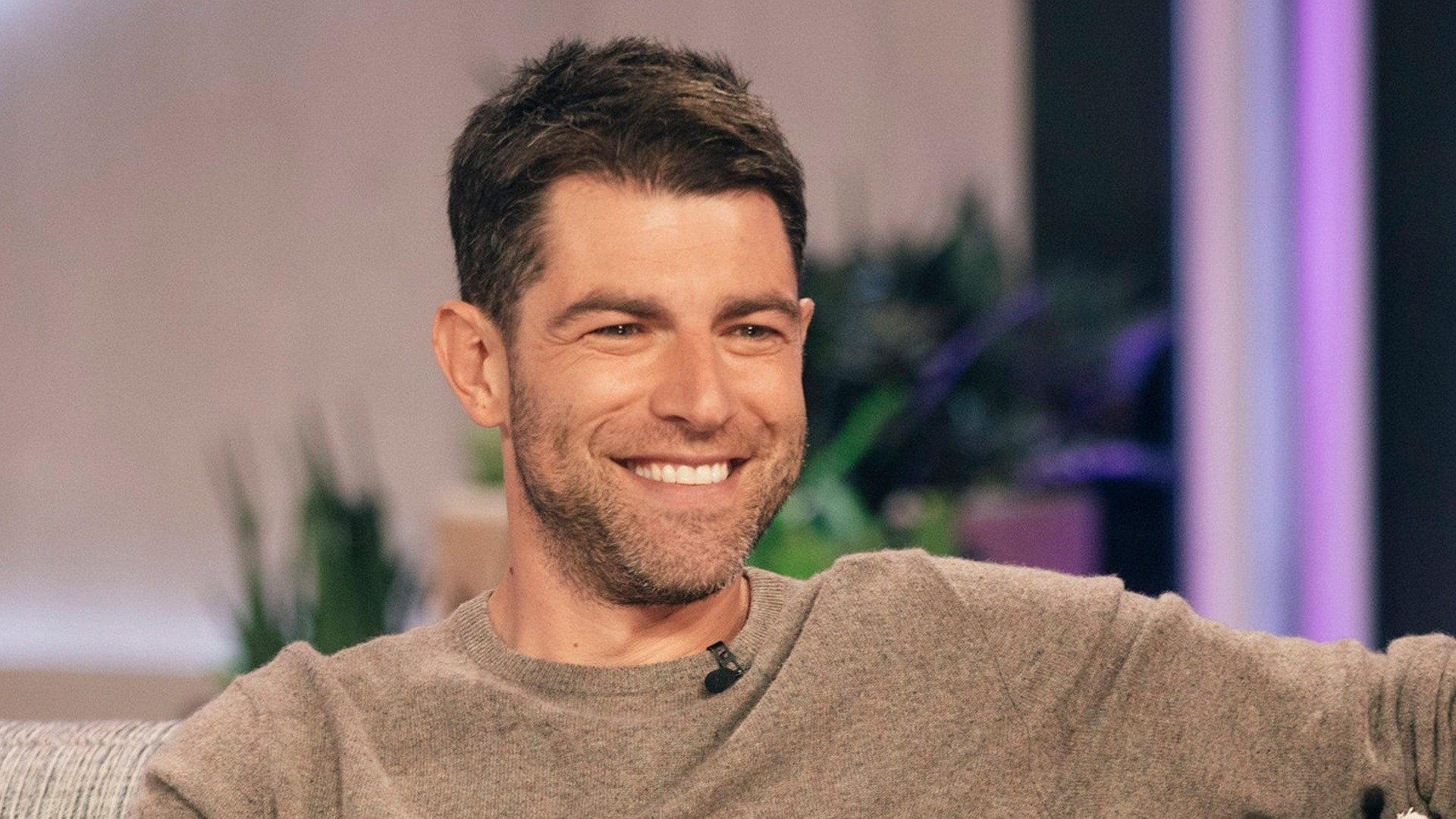 Still from Ed Sheeran, Max Greenfield, Ben Vereen, Ally Maki, Reba McEntire