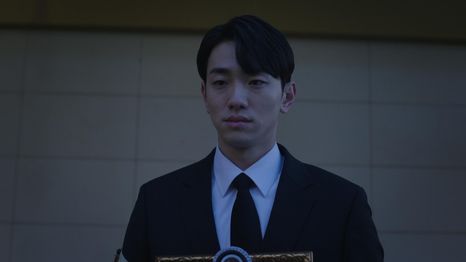 Still from Love in the Big City (1)