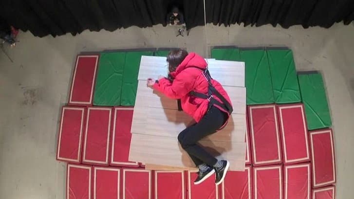 Still from Running Man vs. Production Team Year End Special