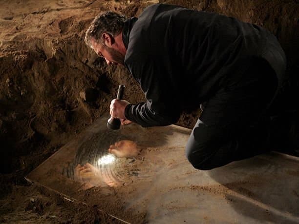 Still from Grave Danger (2)