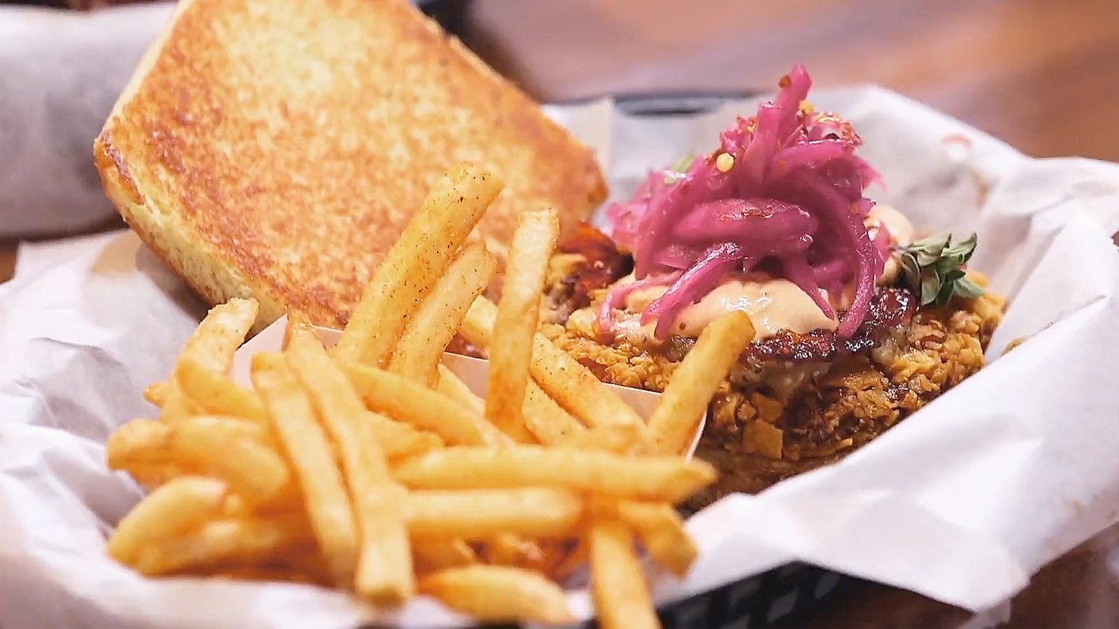 Still from Triple D Nation: All-American Eats