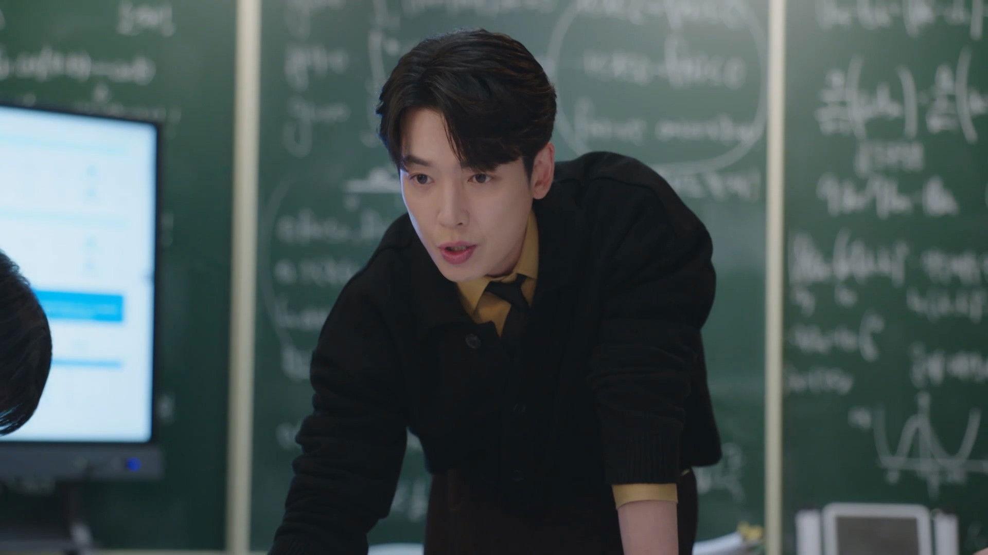 Still from Point of Intersection between Comedy and Tragedy