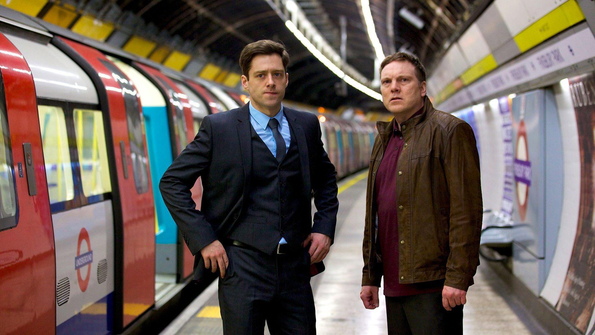 Still from Falling Angels (2)