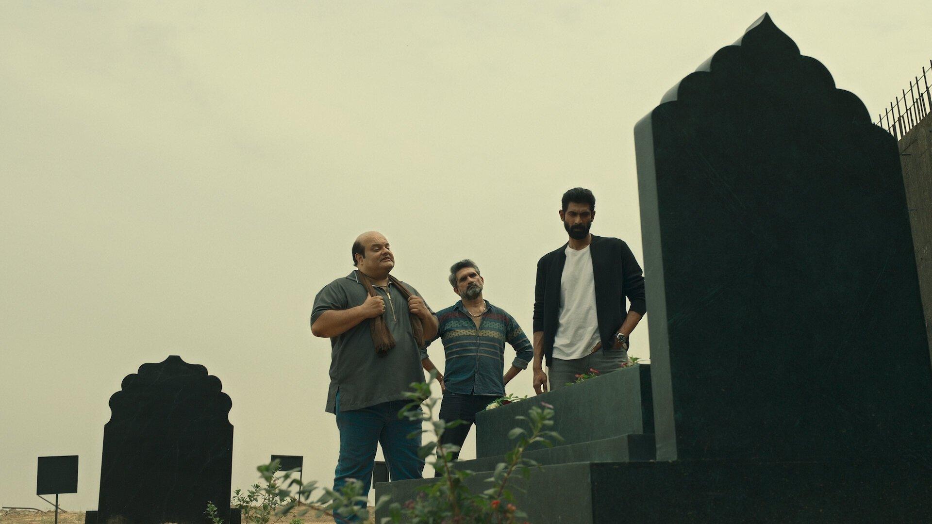 Still from Bheje ku light, gote ku tight