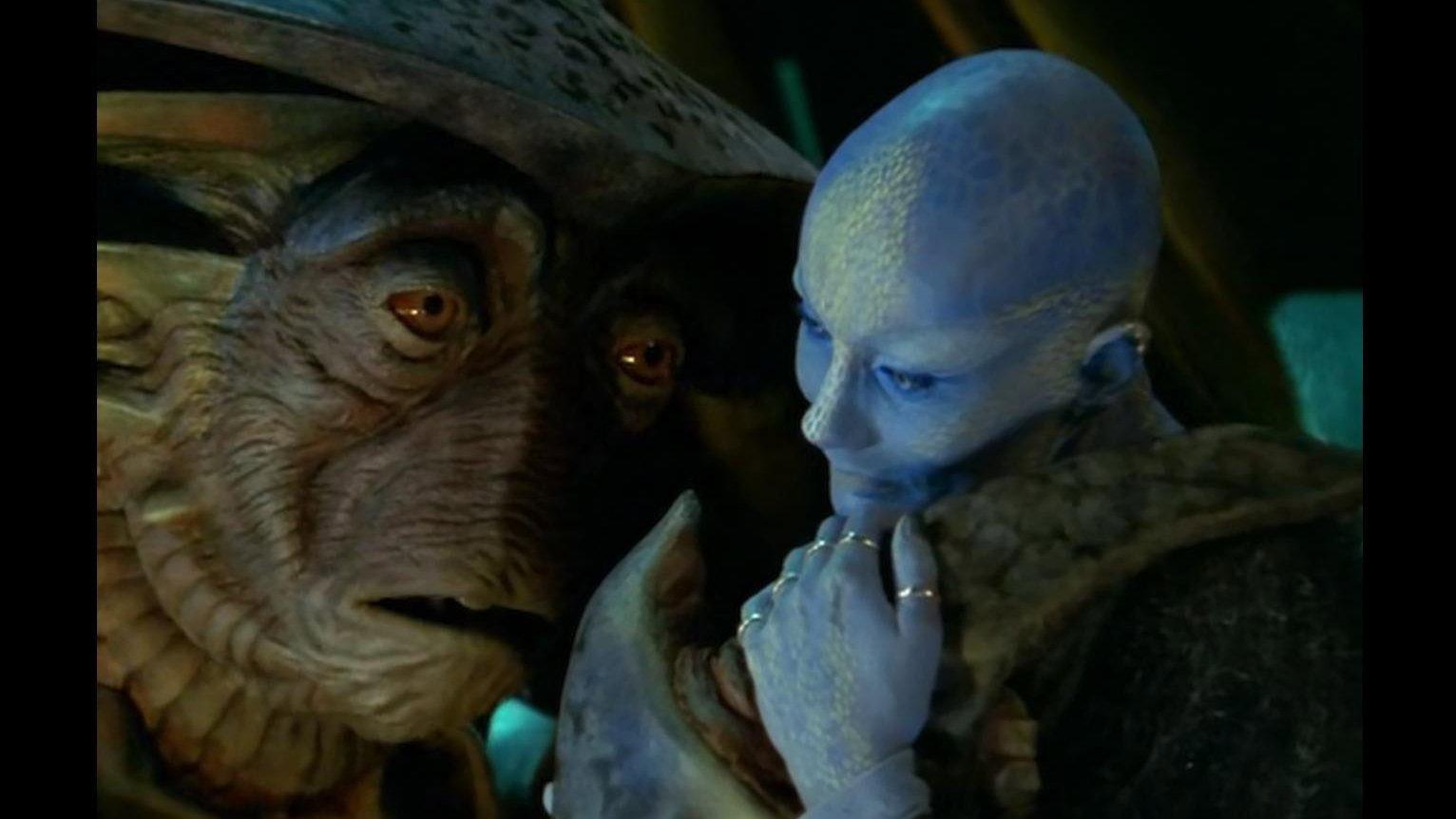 Still from Dream a Little Dream Deleted Scenes (S2)