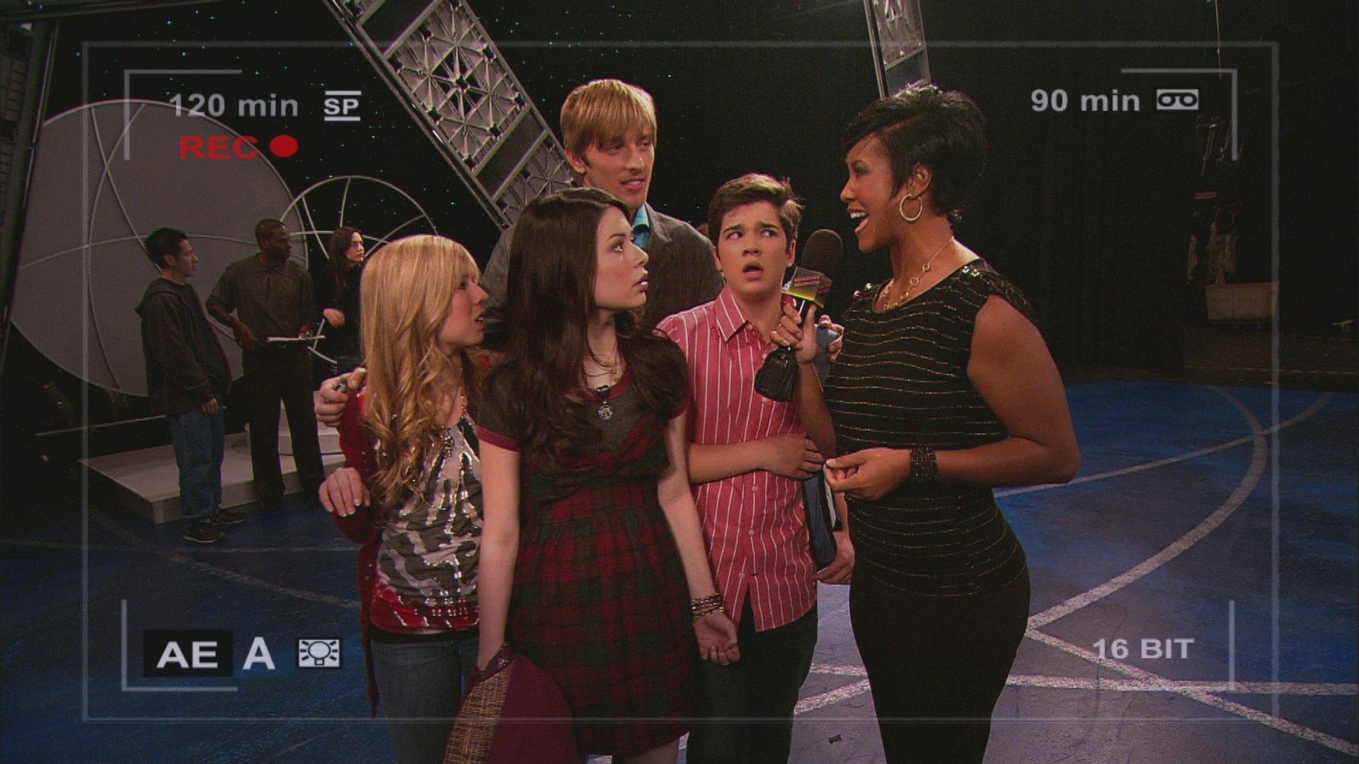 Still from iFix a Popstar
