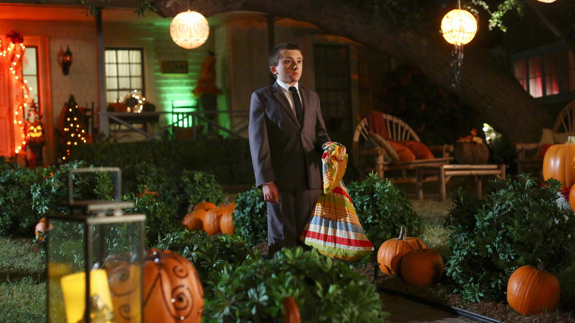 Still from Halloween VI: Tick Tock Death