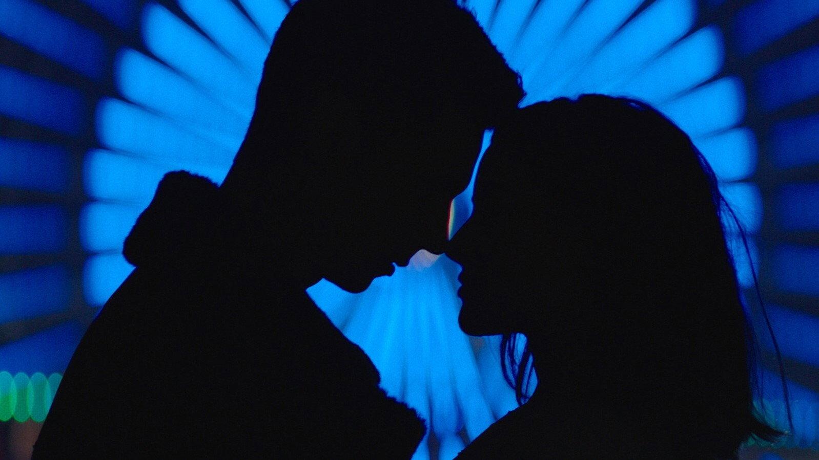 Still from A Groupie in the Tabloids