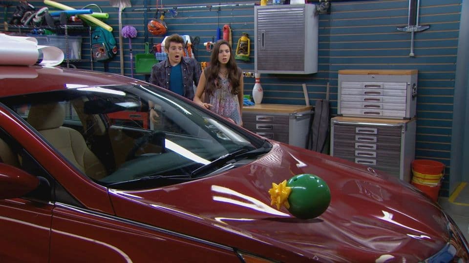 Still from Restaurant Crashers