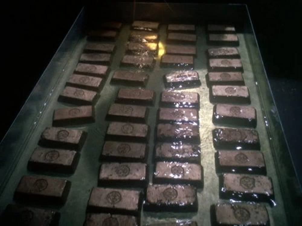 Still from Murder With A Golden Touch
