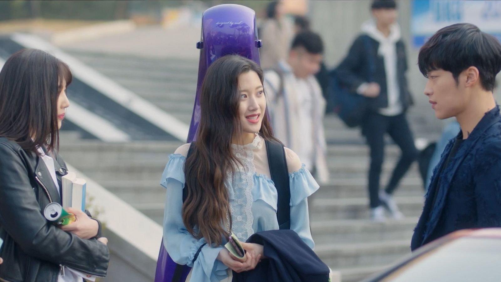 Still from Can Someone Forget That They Kissed Someone?