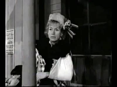 Still from Minnie