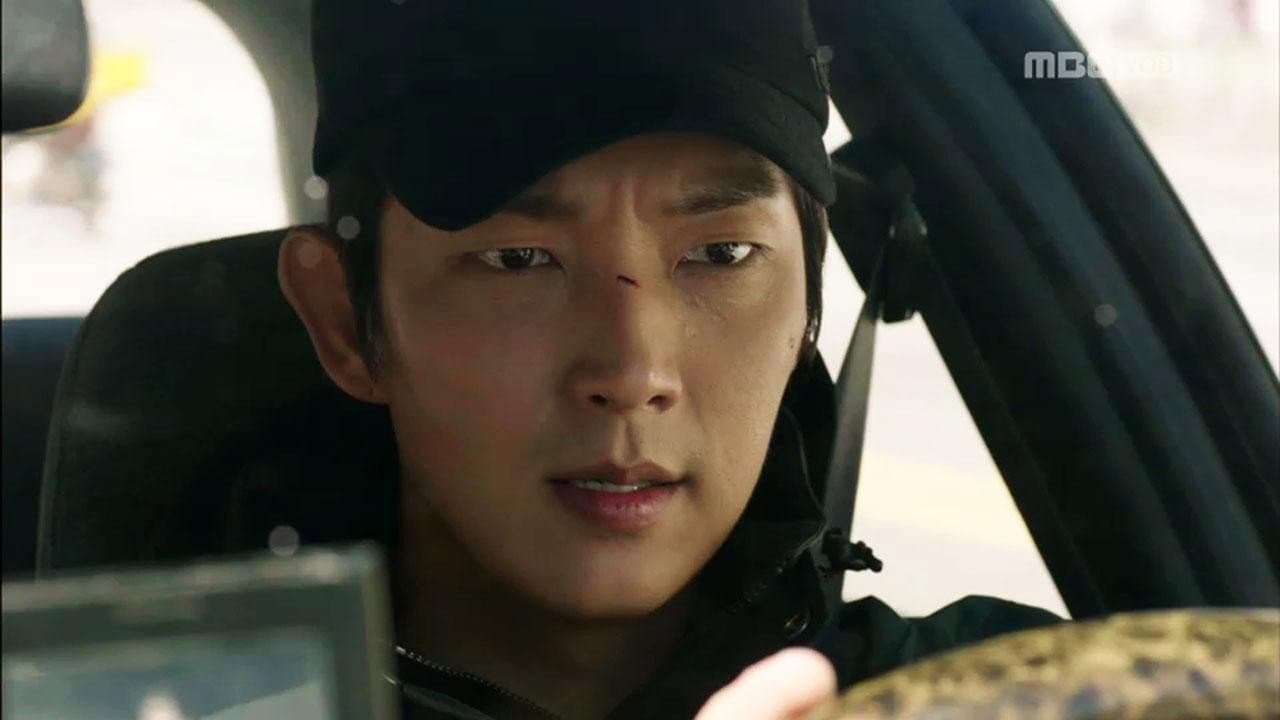 Still from Episode 14 - Something's strange... Could it be about Soo-jin?