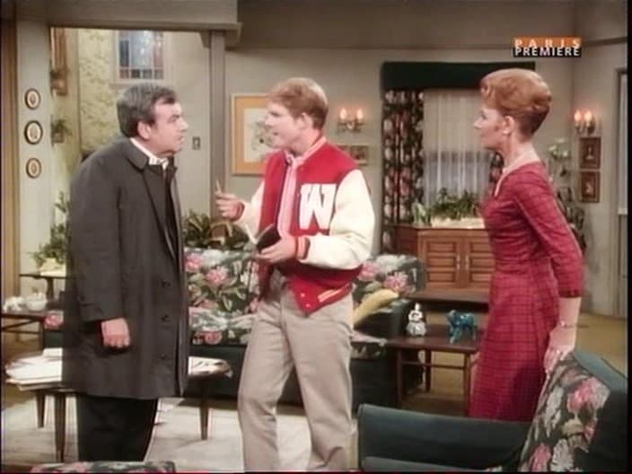Still from Nose for News