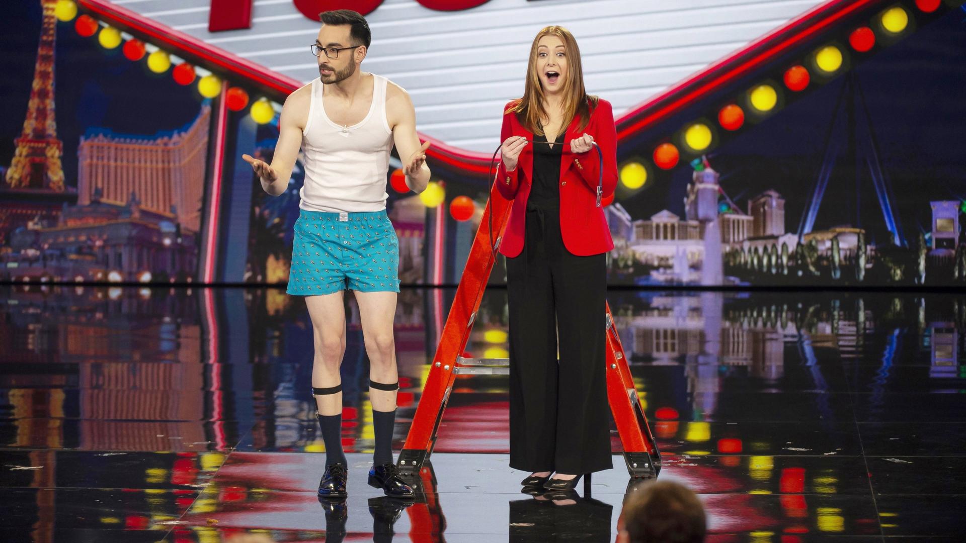 Still from Penn & Teller Hit the Streets