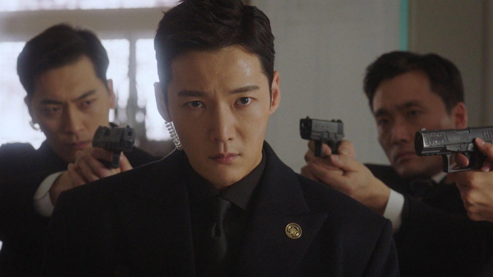 Still from Woo Bin Runs Away With the Empress