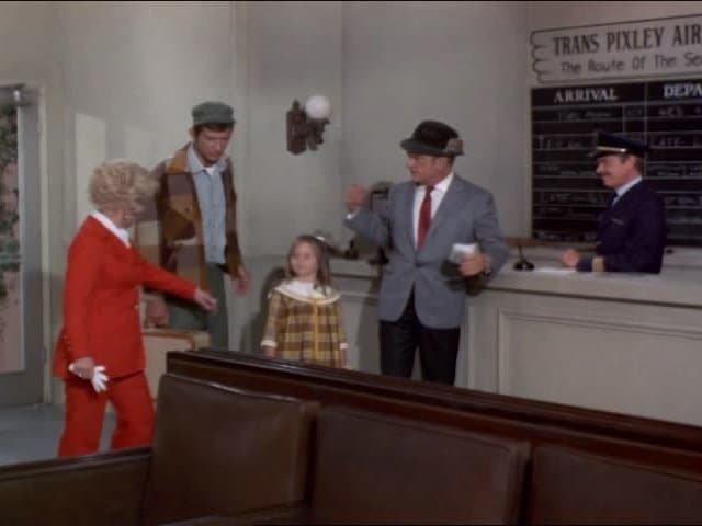 Still from Oliver Goes Broke