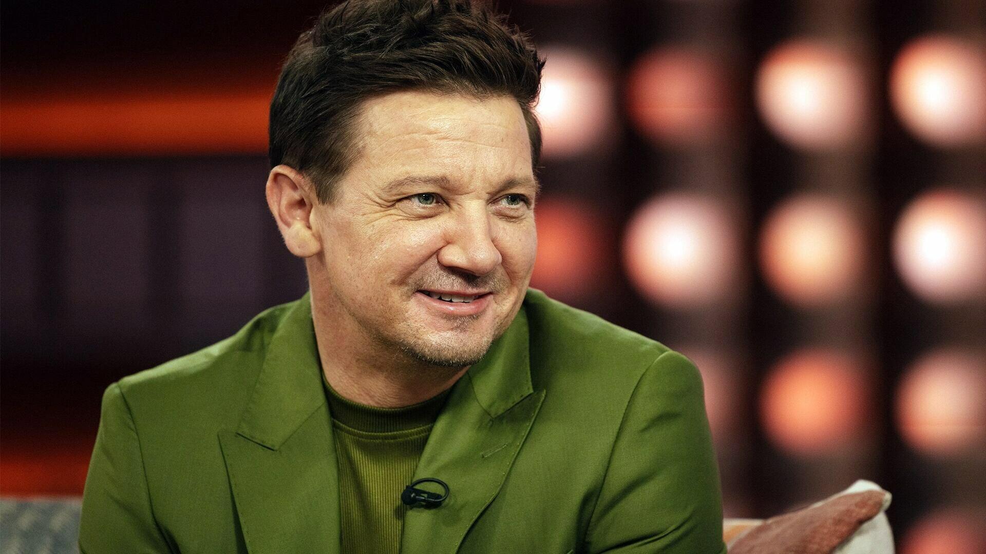 Still from Jeremy Renner, Lauren Ash, Chuck Aoki, Chris Pratt, Jasmine Cephas Jones
