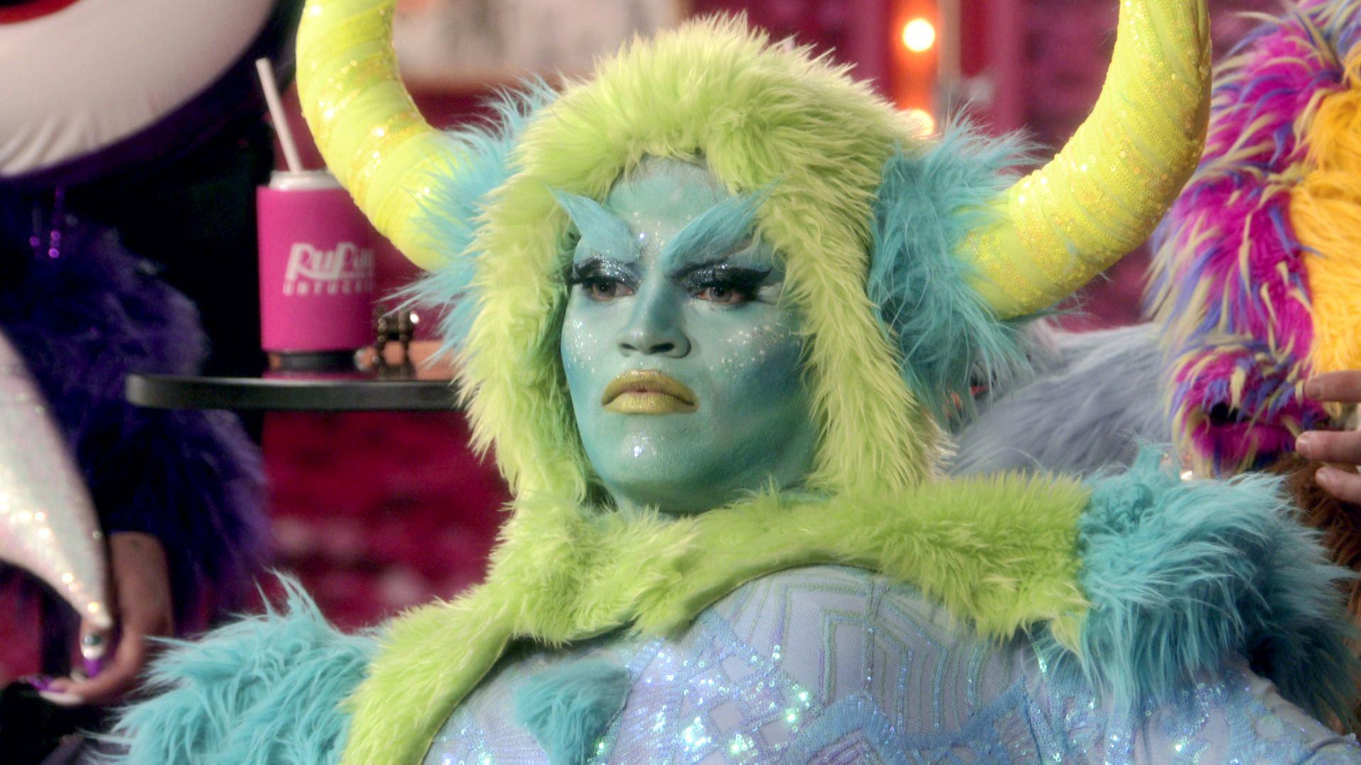 Still from Pop! Goes the Queens