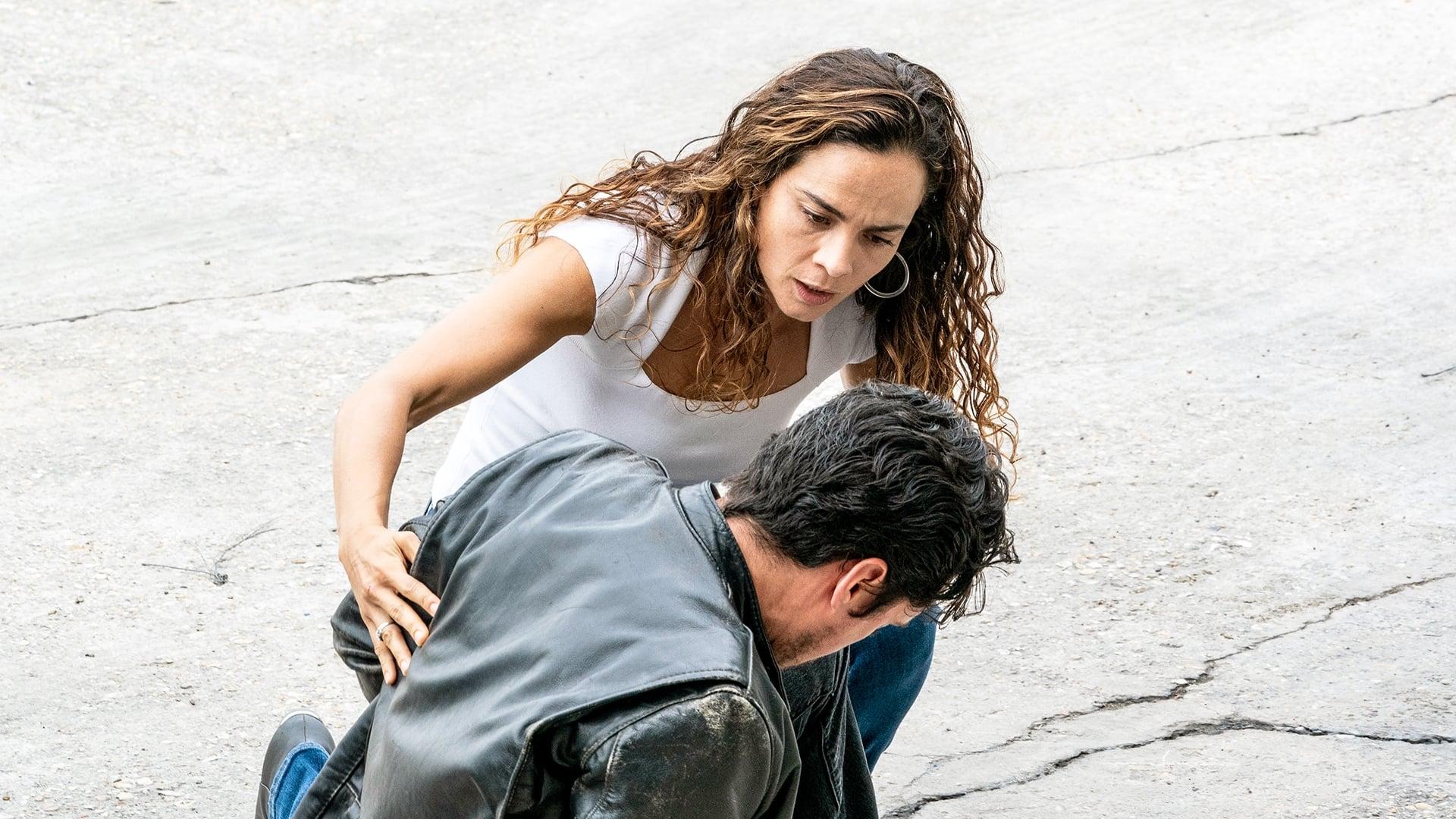 Still from Vienen Por Ti