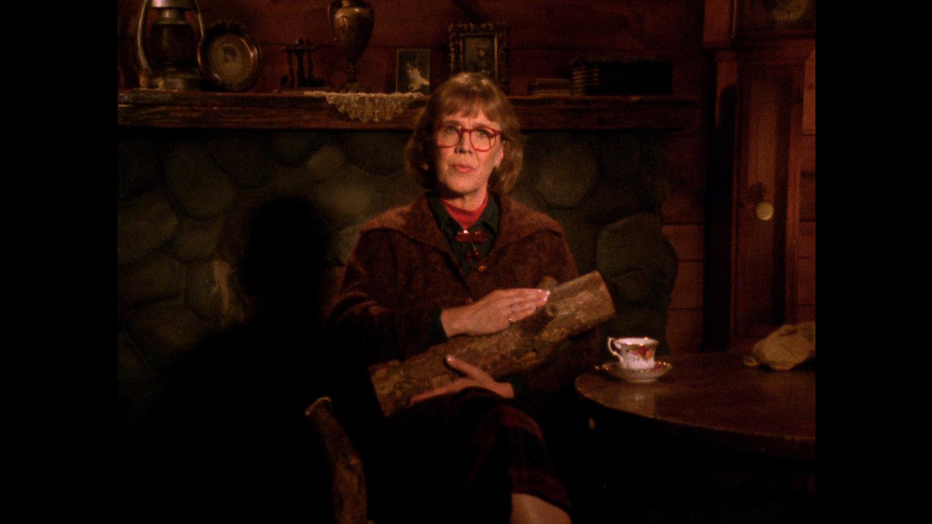 Still from Log Lady Introduction - S02E01