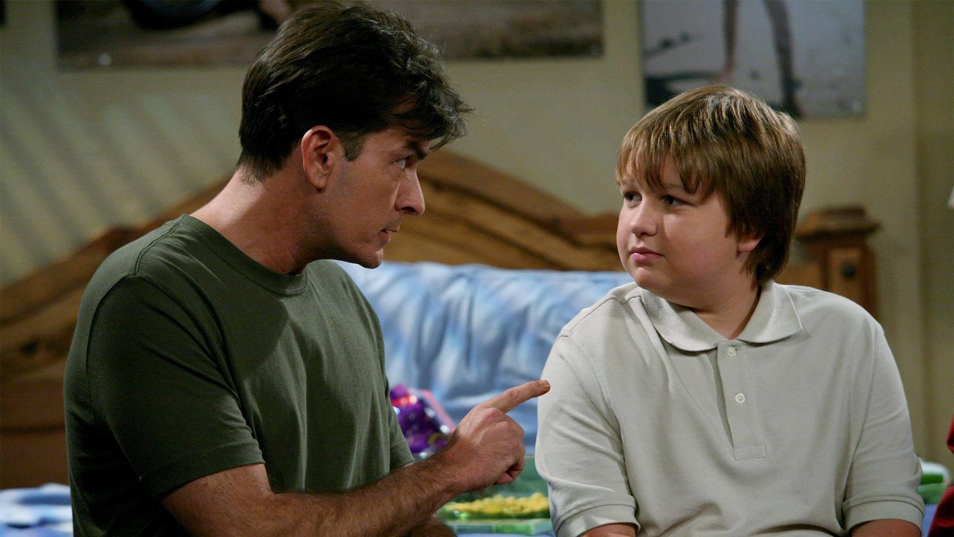 Still from Large Birds, Spiders and Mom