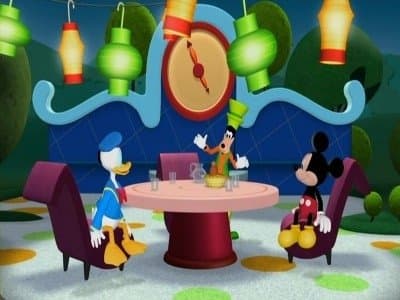 Still from Mickey's Adventures in Wonderland