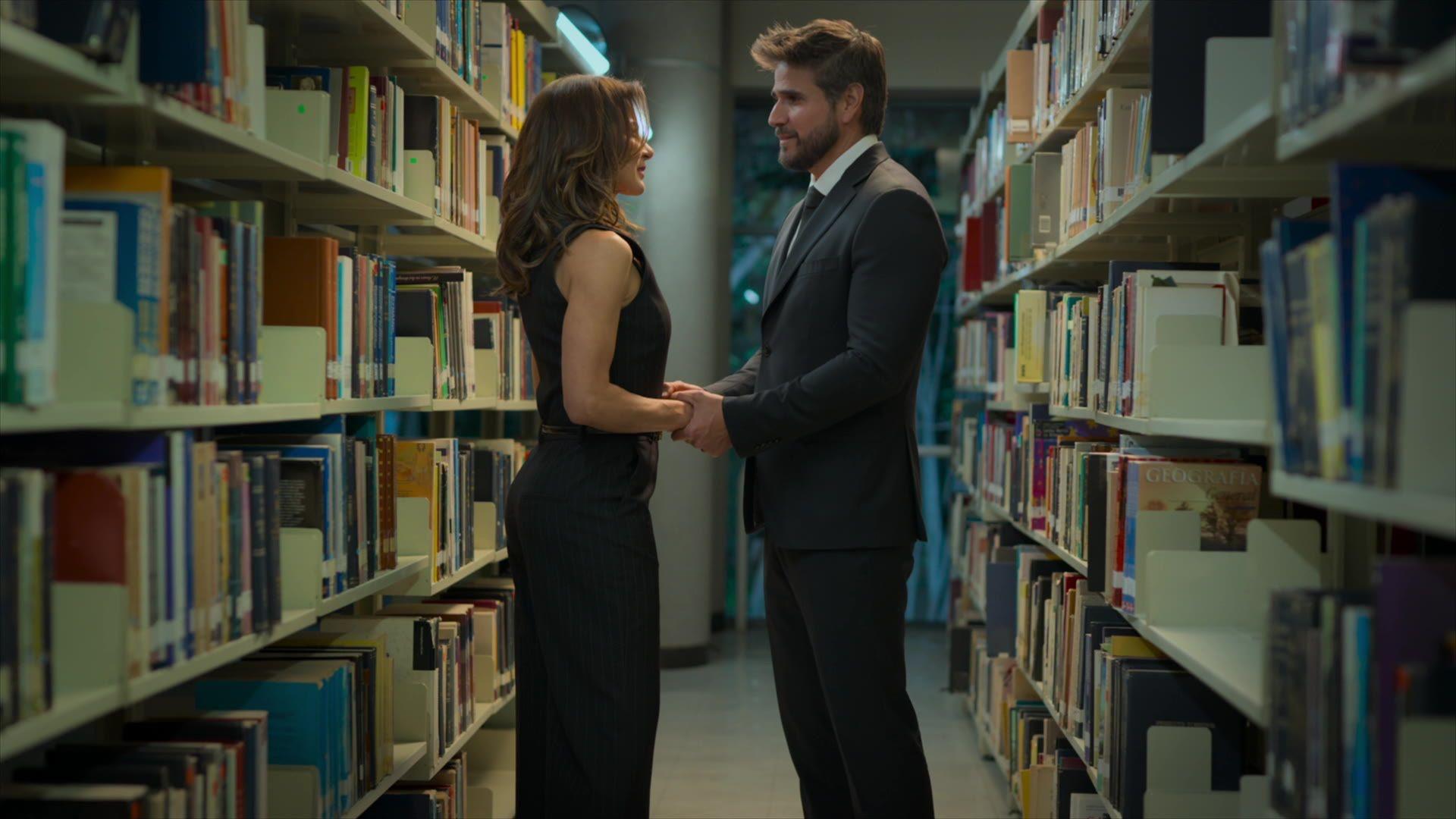 Still from Expuestos