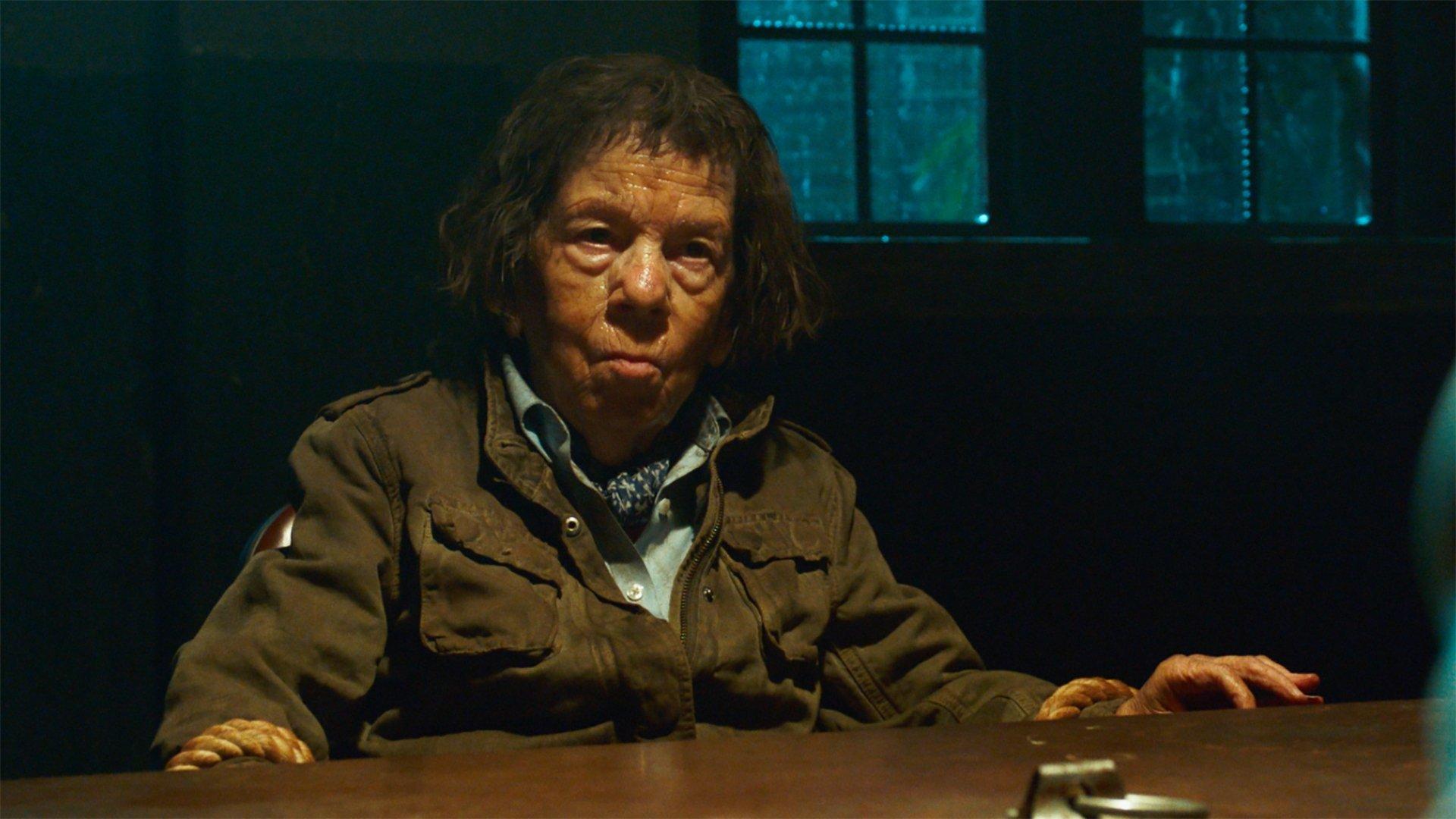 Still from Các Tù Nhân