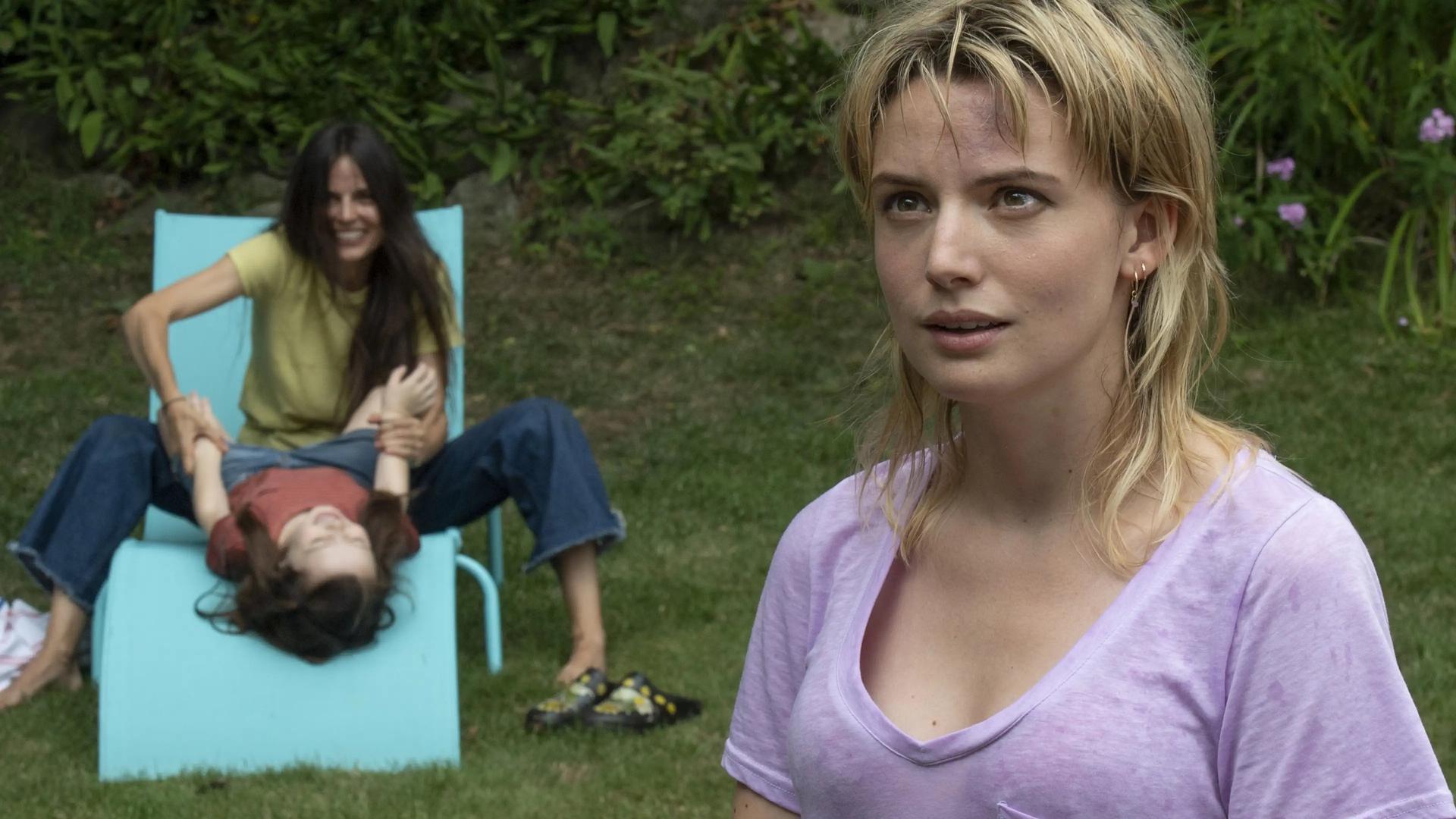Still from Bennie