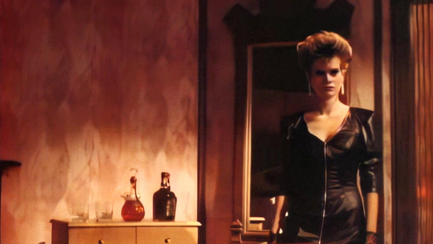 Still from Petty Thieves