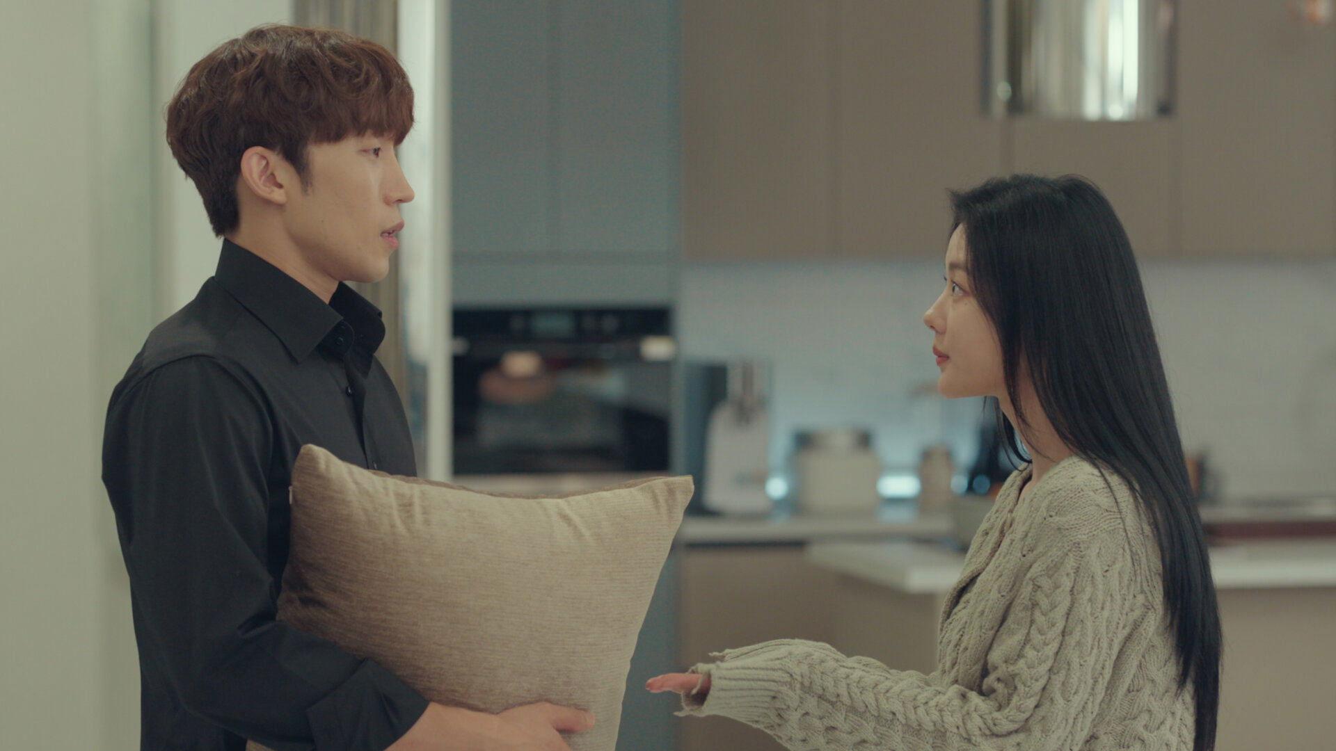 Still from Sweet but Dangerous