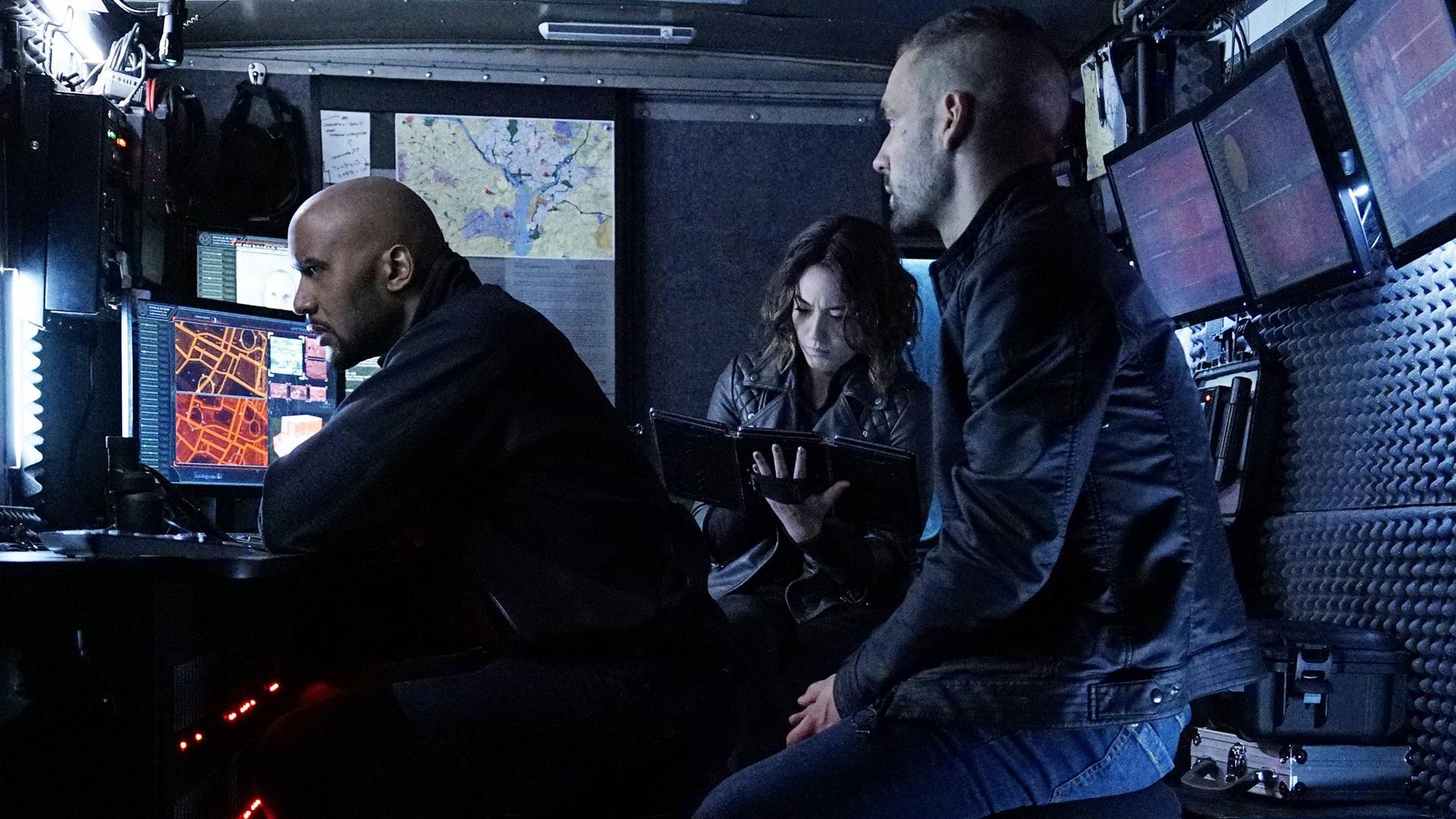 Still from Among Us Hide...