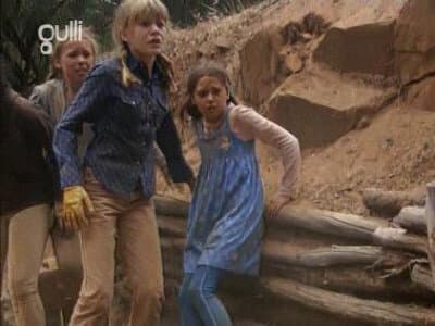 Still from All that Glitters