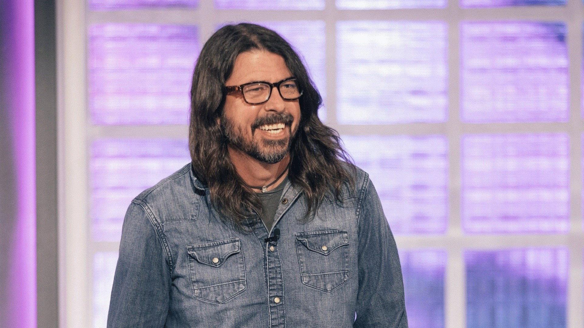 Still from Dave Grohl, Abigail Breslin, David Chang, Priya Krishna