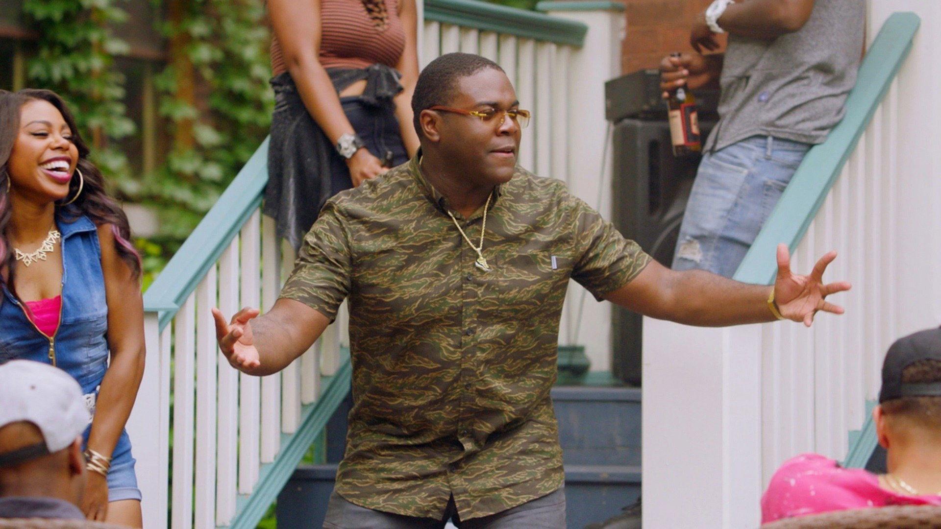 Still from Lois
