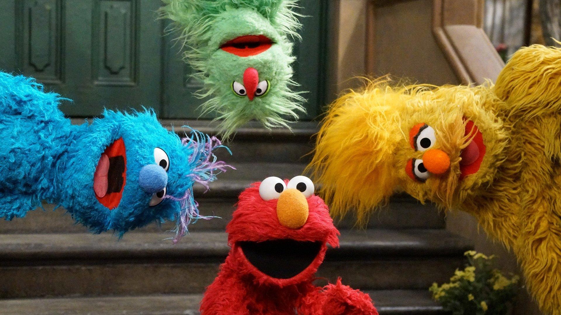 Still from Elmo and Rosita's Rainbow Search (repeat)