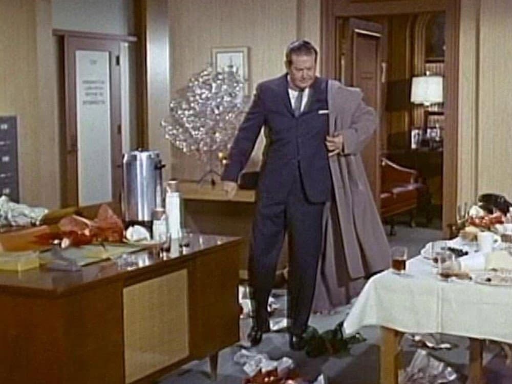 Still from Just 86 Shopping Minutes to Christmas