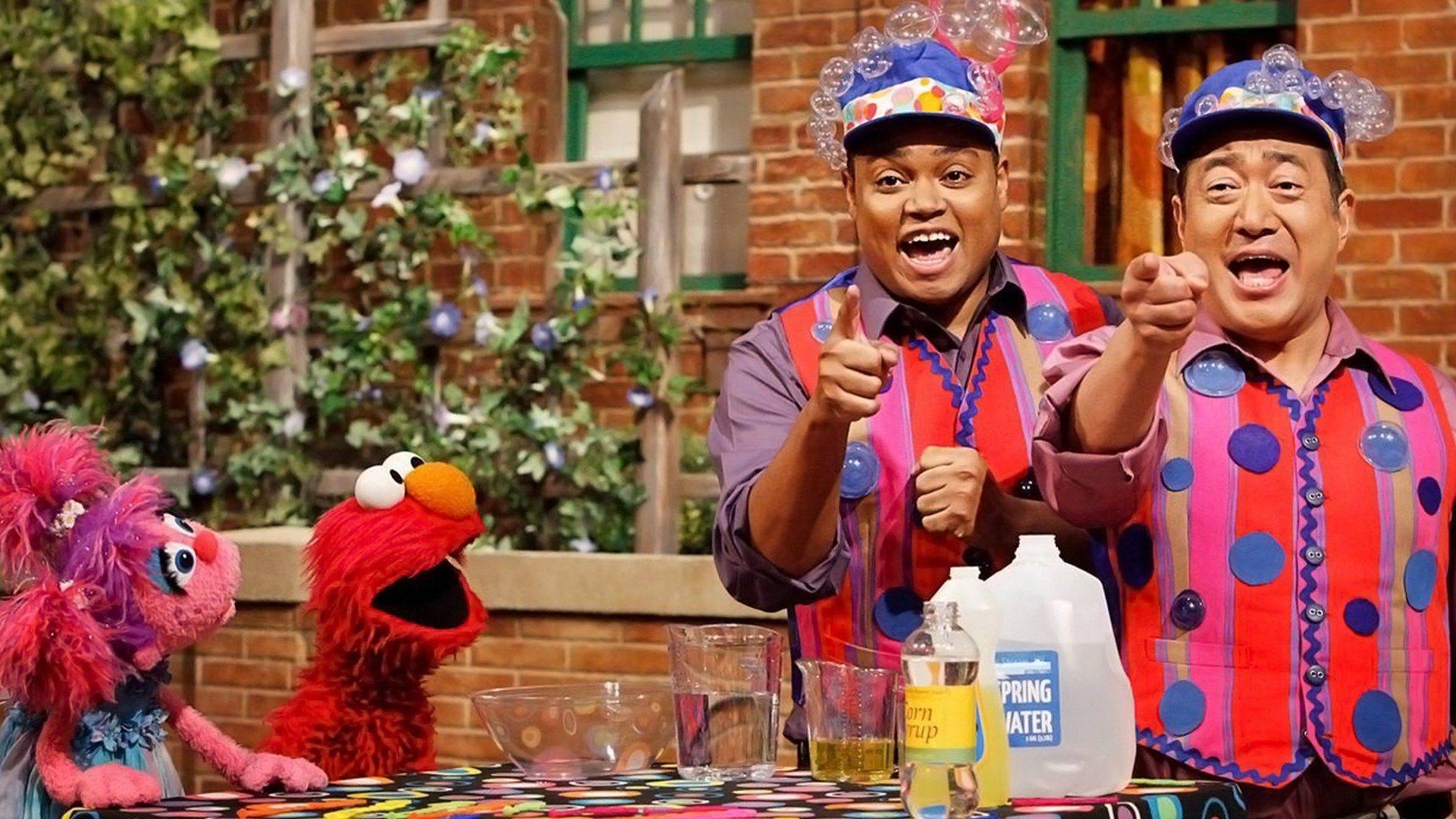 Still from Elmo and Abby's Bubble Fun