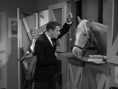 Still from Psychoanalyst Show