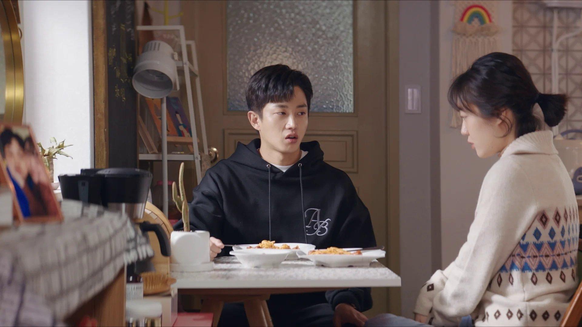 Still from What Kind of Woman is She?