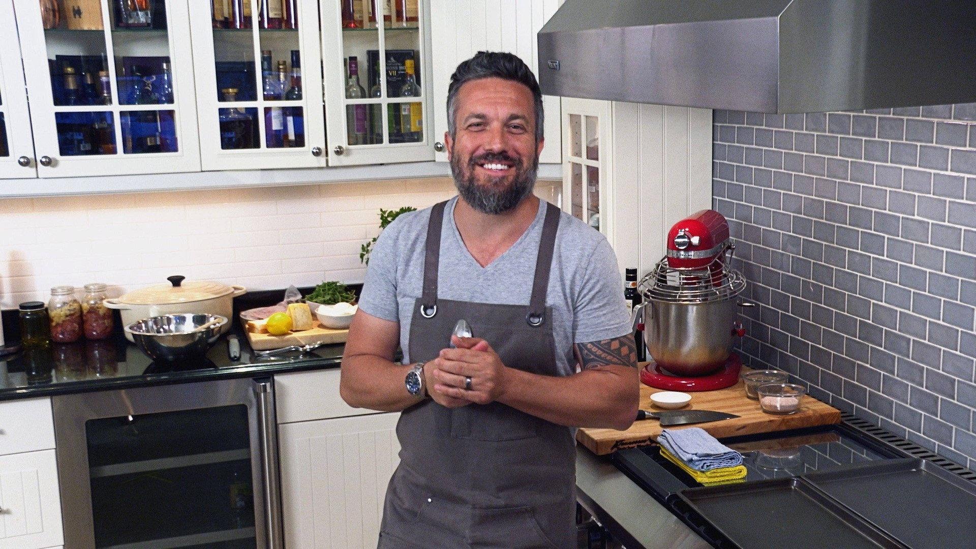 Still from Selena + Fabio Viviani