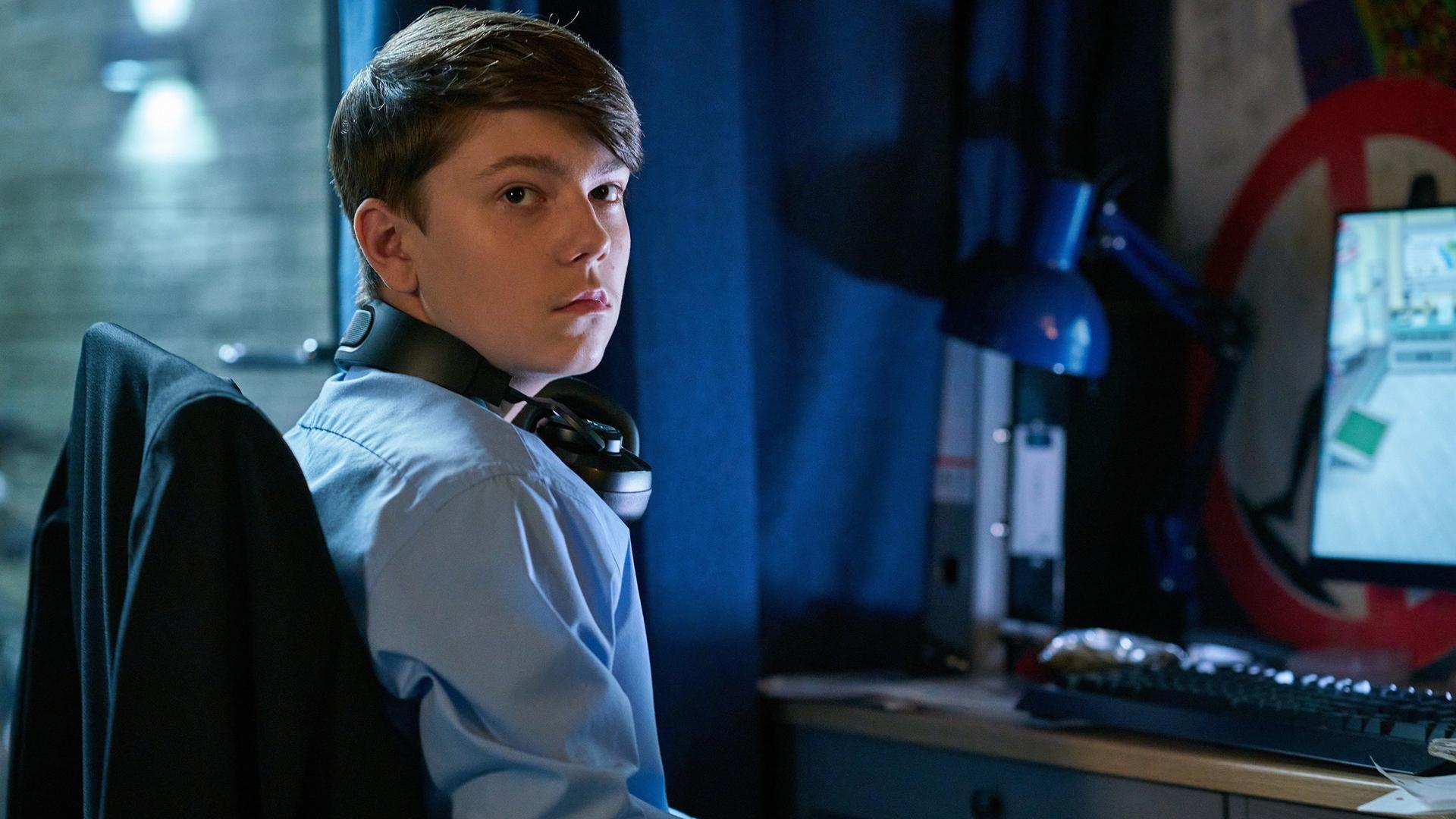 Still from No Connection