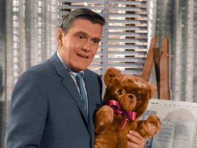 Still from My Boss the Teddy Bear