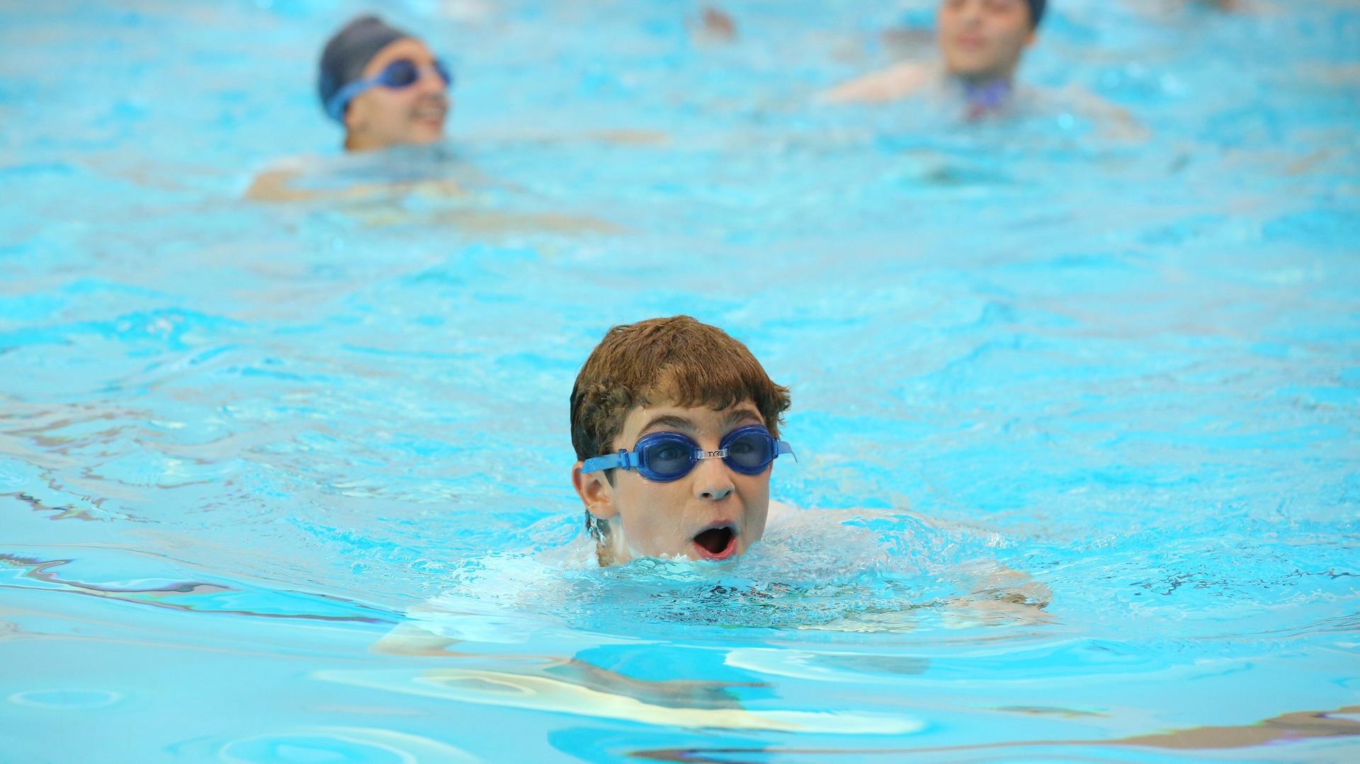 Still from I Caddyshacked the Pool