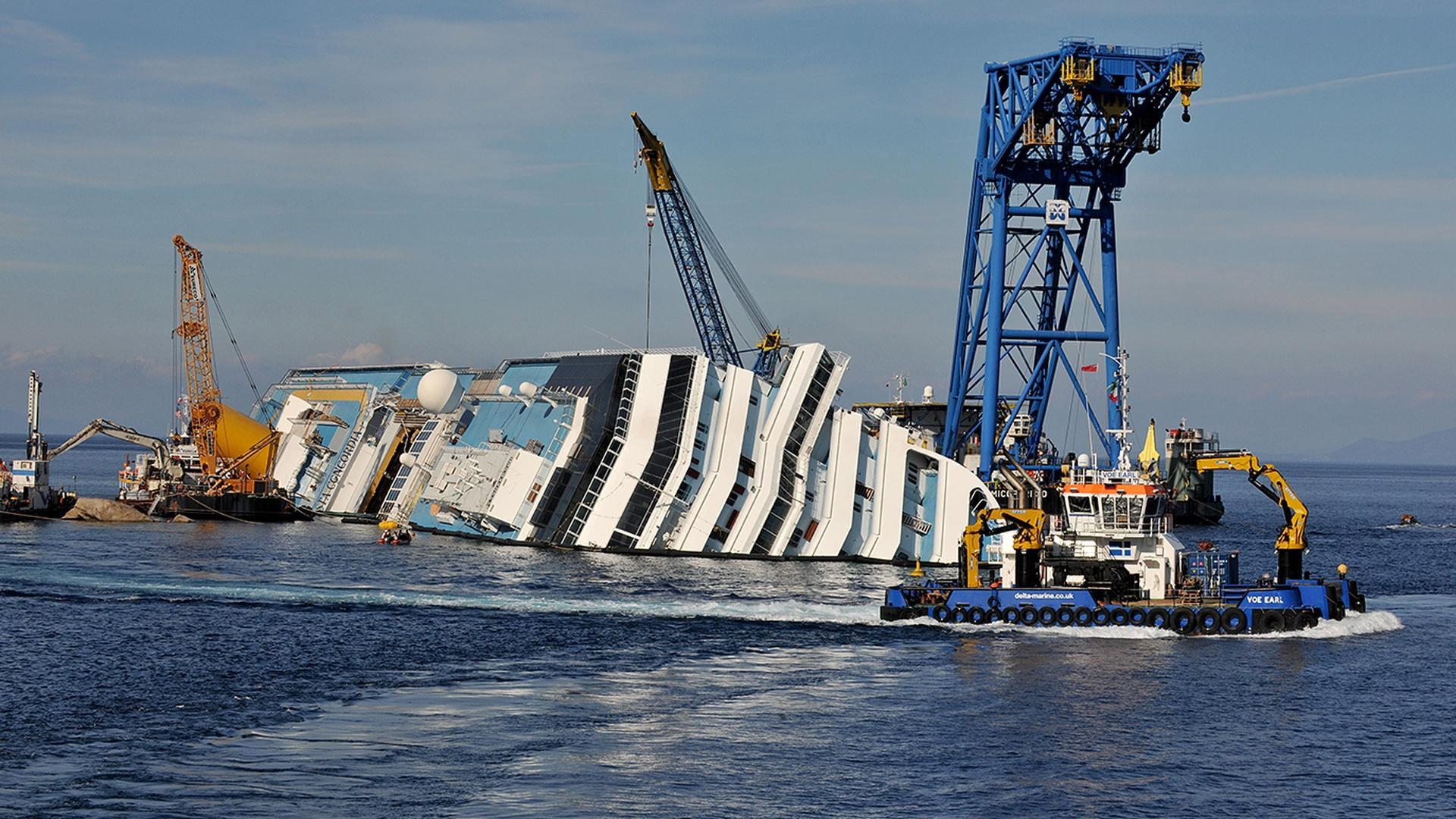 Still from Sunken Ship Rescue